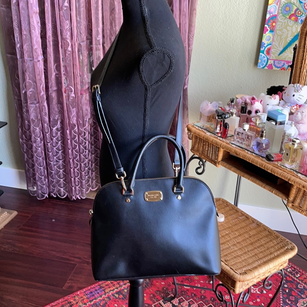 Very nice bag in great condition!